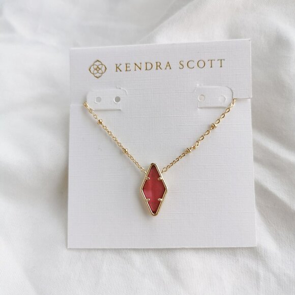 Kendra Scott Kinsley Raspberry Illusion Gold Short Pendant Necklace - Picture 5 of 5